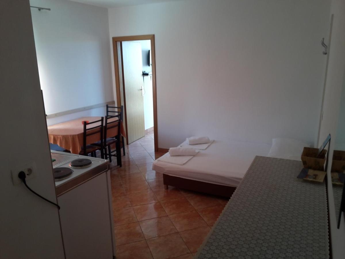 Apartments By The Sea Gradac, Makarska - 13681 Exterior photo
