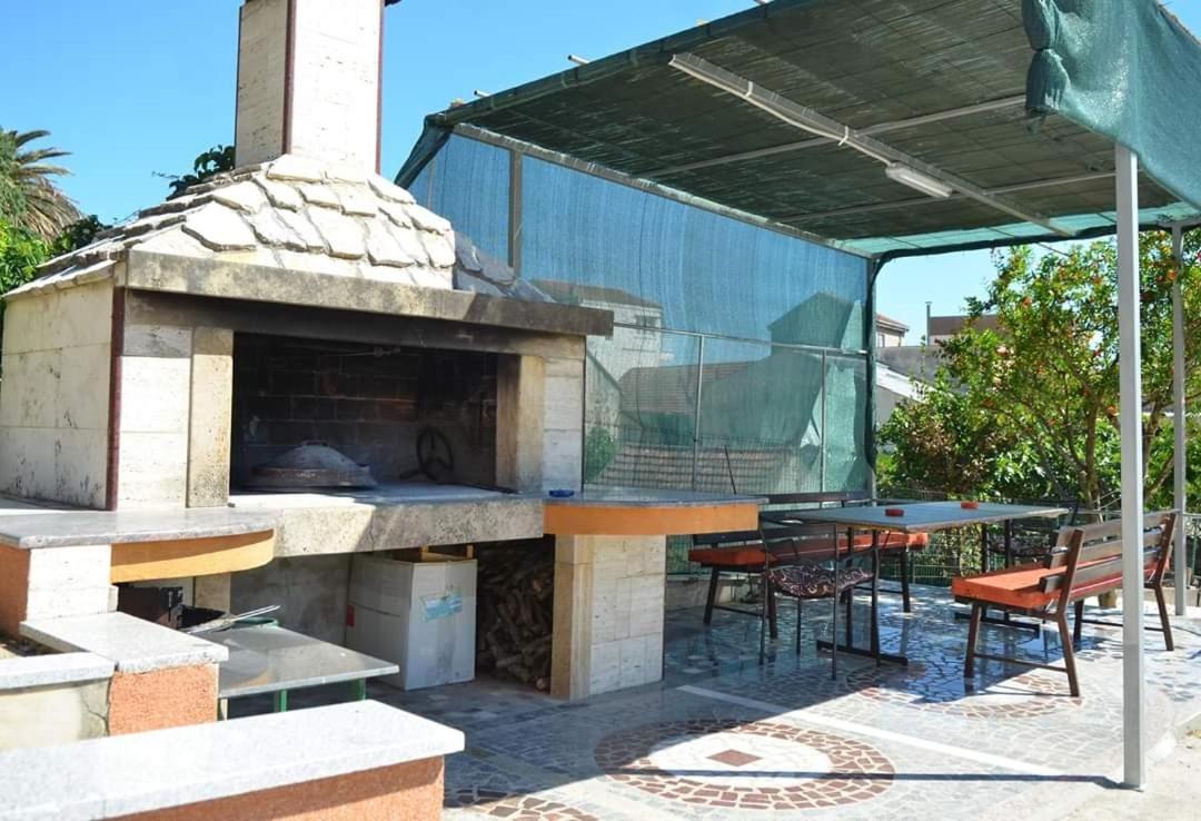 Apartments By The Sea Gradac, Makarska - 13681 Exterior photo