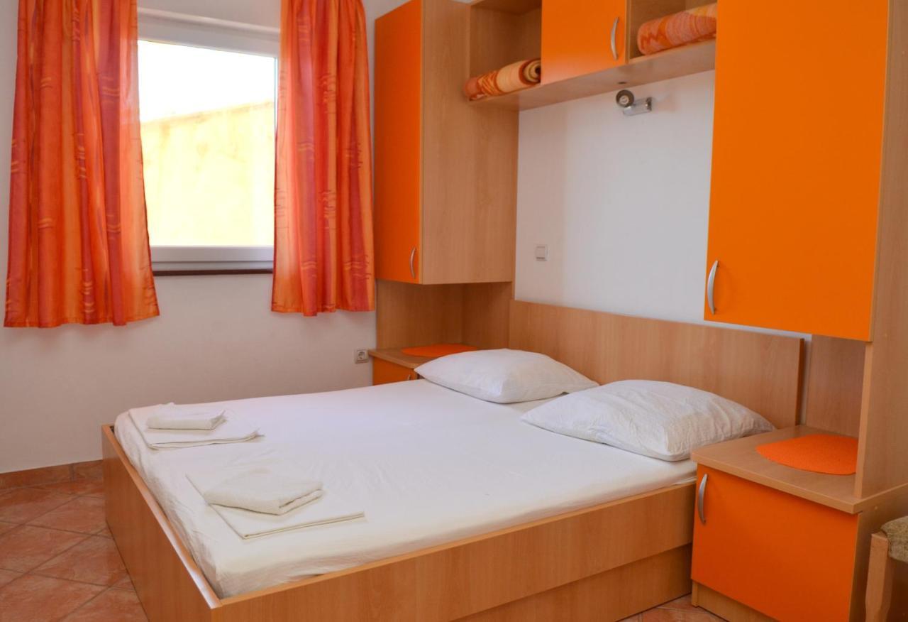 Apartments By The Sea Gradac, Makarska - 13681 Exterior photo