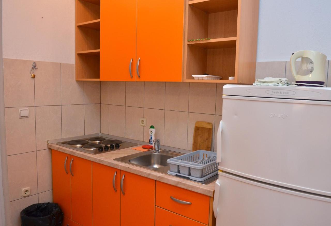 Apartments By The Sea Gradac, Makarska - 13681 Exterior photo