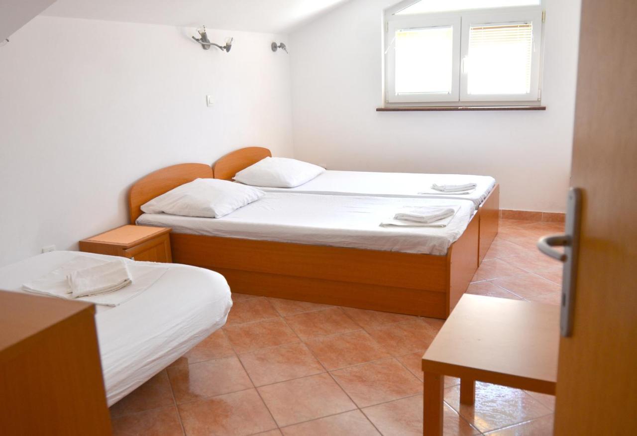 Apartments By The Sea Gradac, Makarska - 13681 Exterior photo