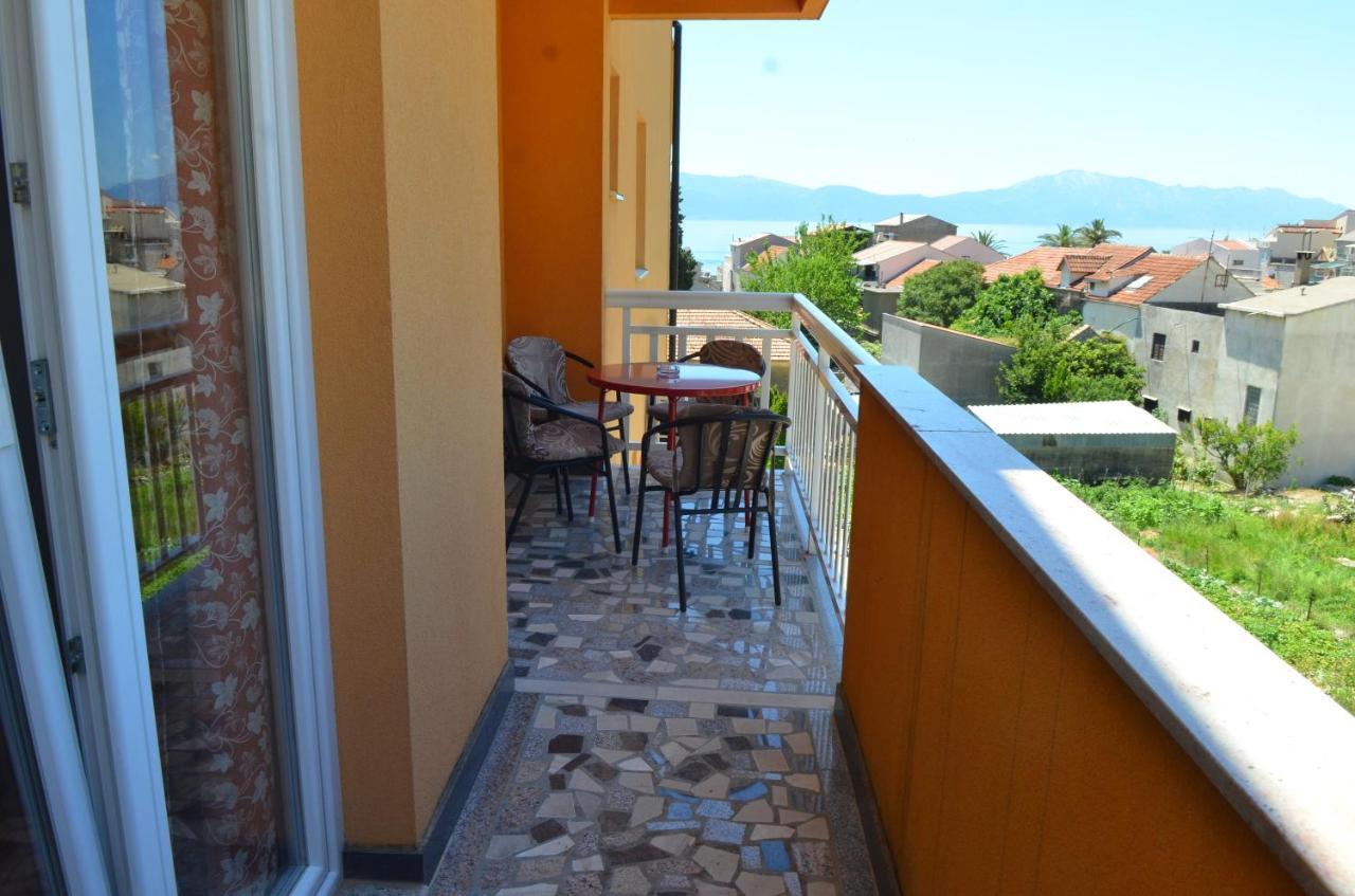 Apartments By The Sea Gradac, Makarska - 13681 Exterior photo