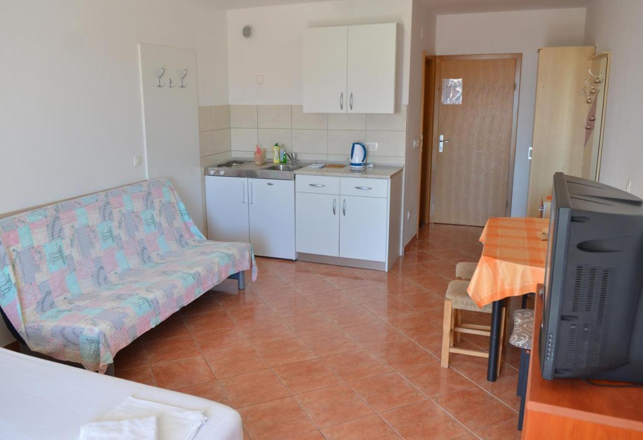 Apartments By The Sea Gradac, Makarska - 13681 Exterior photo