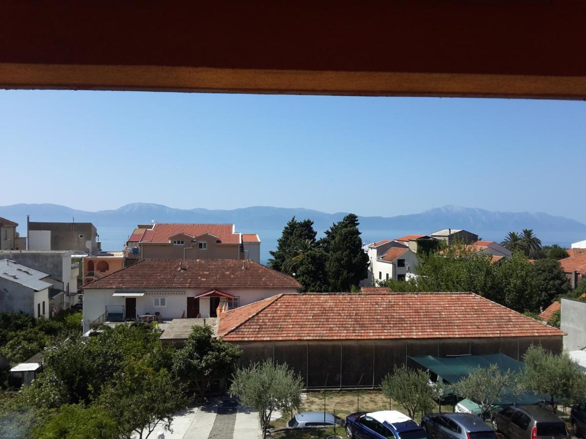 Apartments By The Sea Gradac, Makarska - 13681 Exterior photo