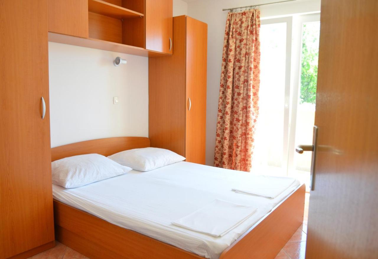 Apartments By The Sea Gradac, Makarska - 13681 Exterior photo