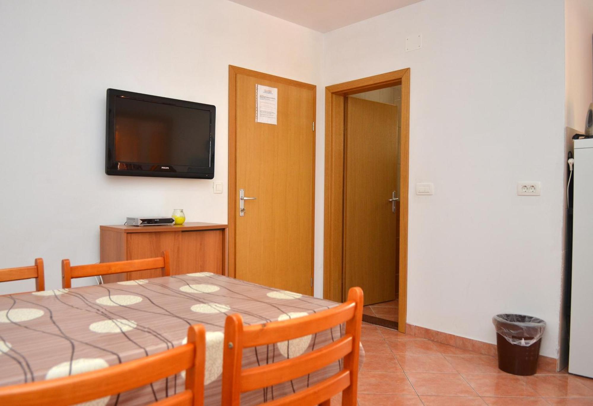 Apartments By The Sea Gradac, Makarska - 13681 Room photo